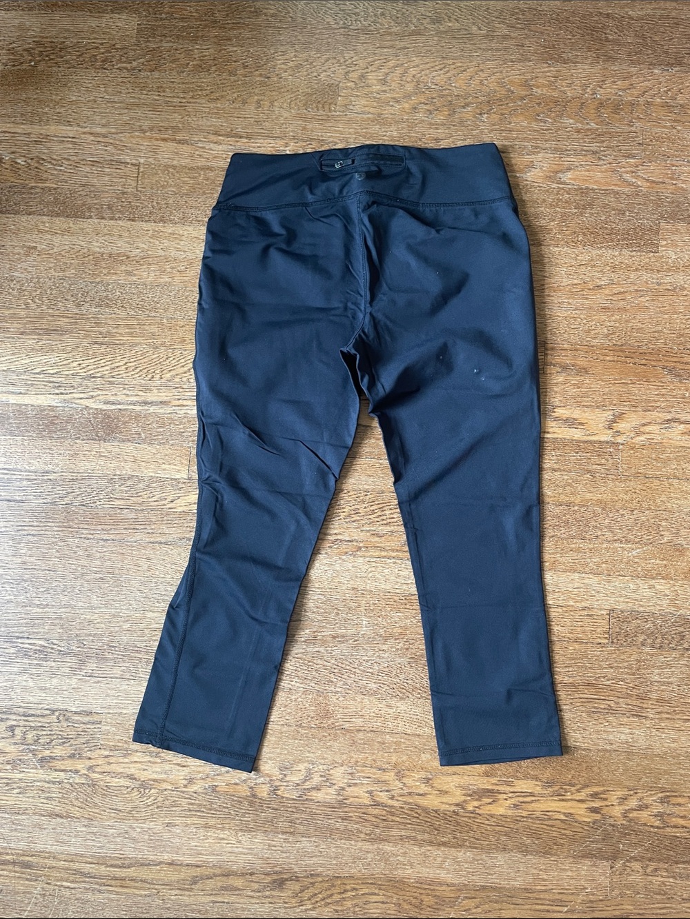 Black High-Waist Cropped Active Leggings - Picture 2 of 2